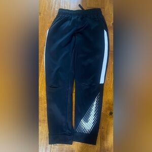 Nike Kids Black and White Joggers Sweatpants Youth Large